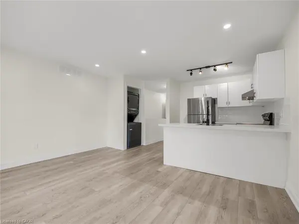 718 Cannon ST E #MAIN, Hamilton, ON L8L 2G9