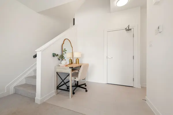 230 Pingwi PL #C, Blossom Park - Airport And Area, ON K0A 2P0