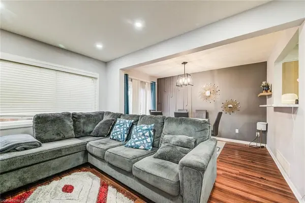 120 Dudhope AVE #20, Cambridge, ON N1R 4T7