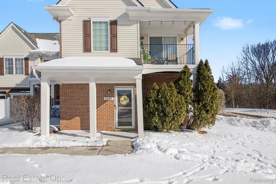 2858 Cottonwood DR #C, Waterford Charter Township, MI 48328