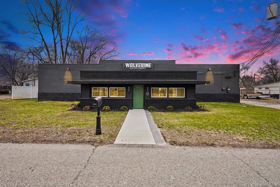 5650 Jamestown RD, Shelby Charter Township, MI 48317