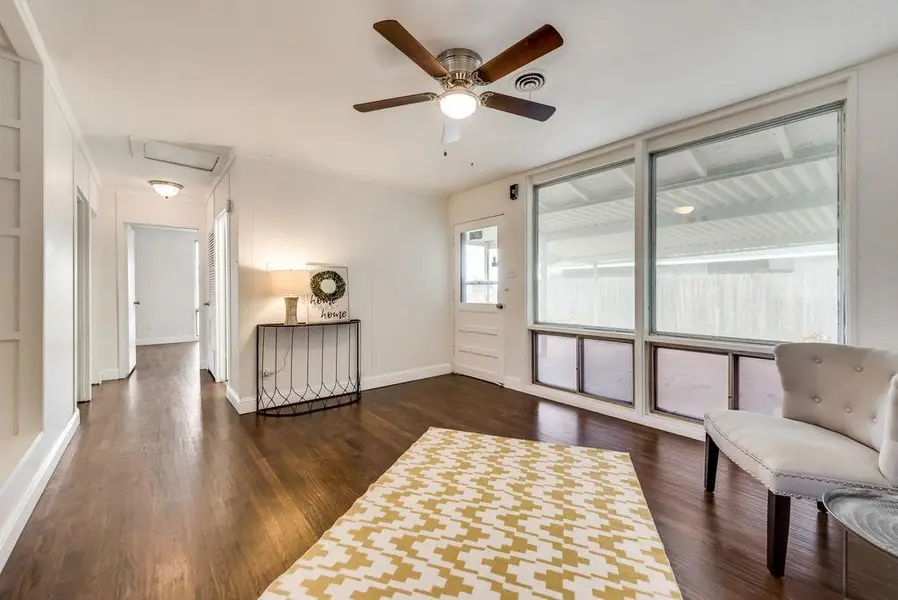 1815 Spring Avenue, Carrollton, TX 75006