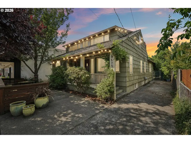 5629 SE CENTER ST, Portland, OR 97206