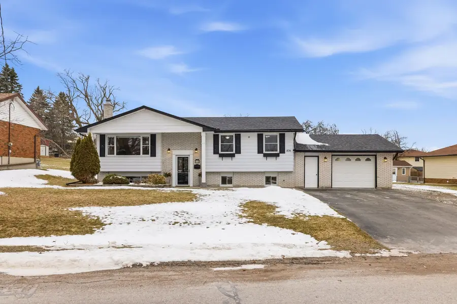 836 Stewart DR, Peterborough, ON K9J 7R4