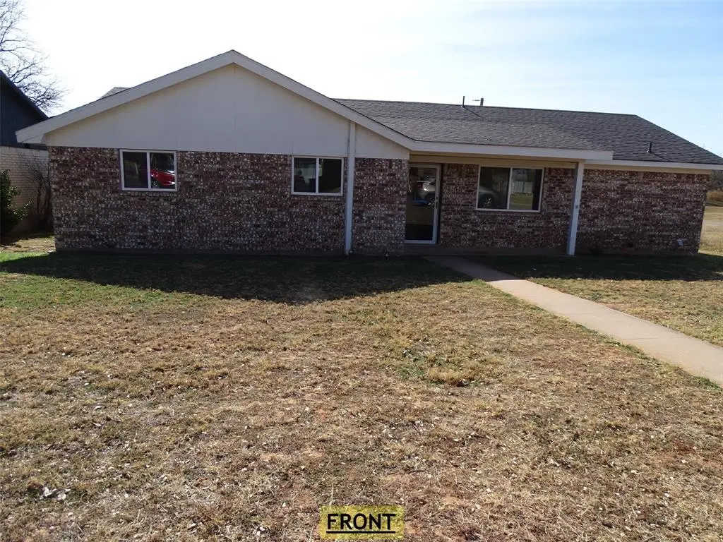 908 Brookside Street, Sweetwater, TX 79556