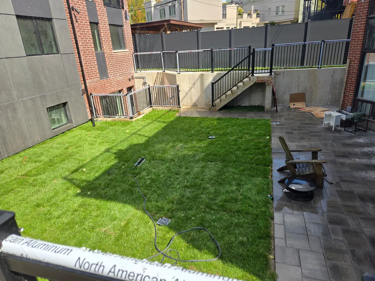 558 Spadina CRES #LanewayHse 1st Flr, Toronto C01, ON M5S 2J9