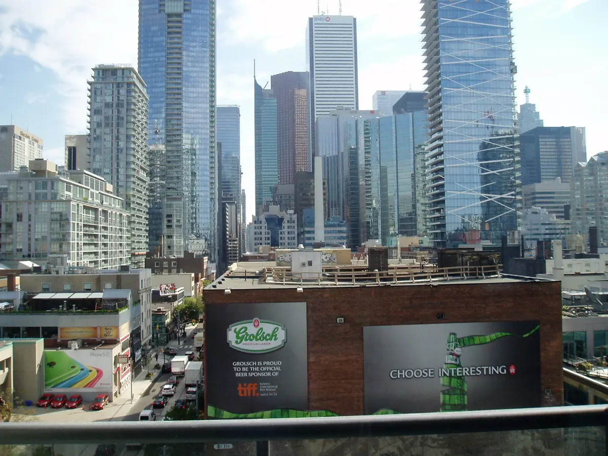 295 Adelaide ST W ##904, Toronto C01, ON M5V 0L4