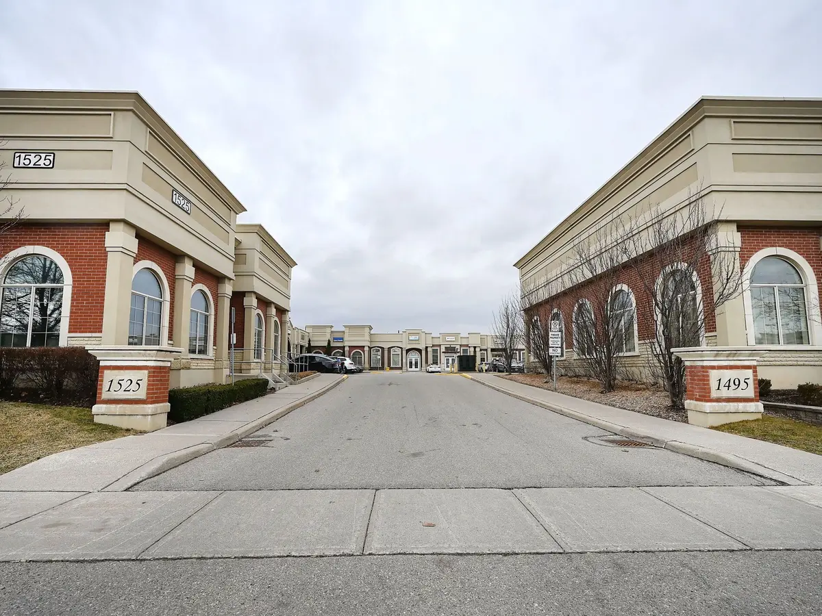 1525 Cornwall RD #23, Oakville, ON L6J 0B2