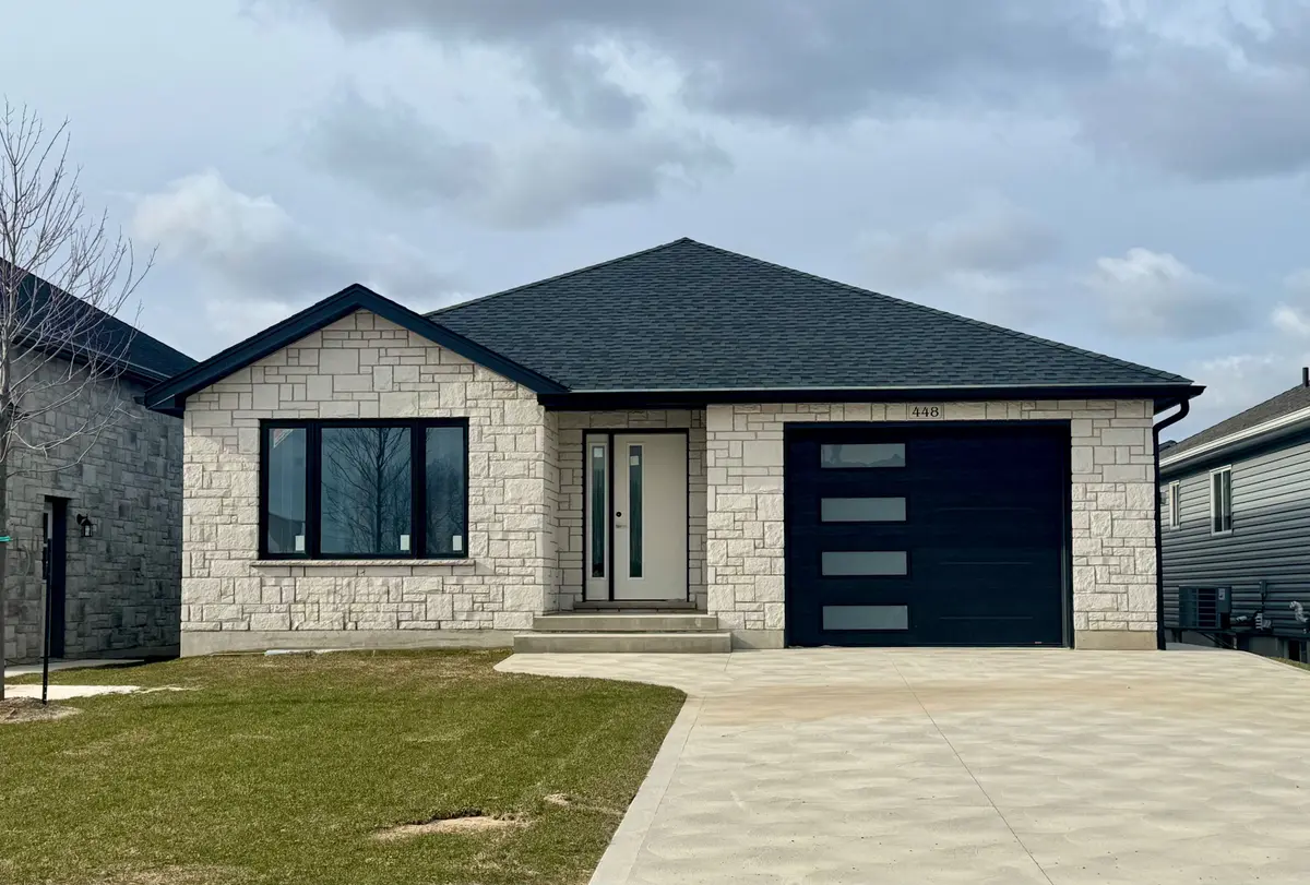 448 BURNSIDE ST, Saugeen Shores, ON N0H 2C3