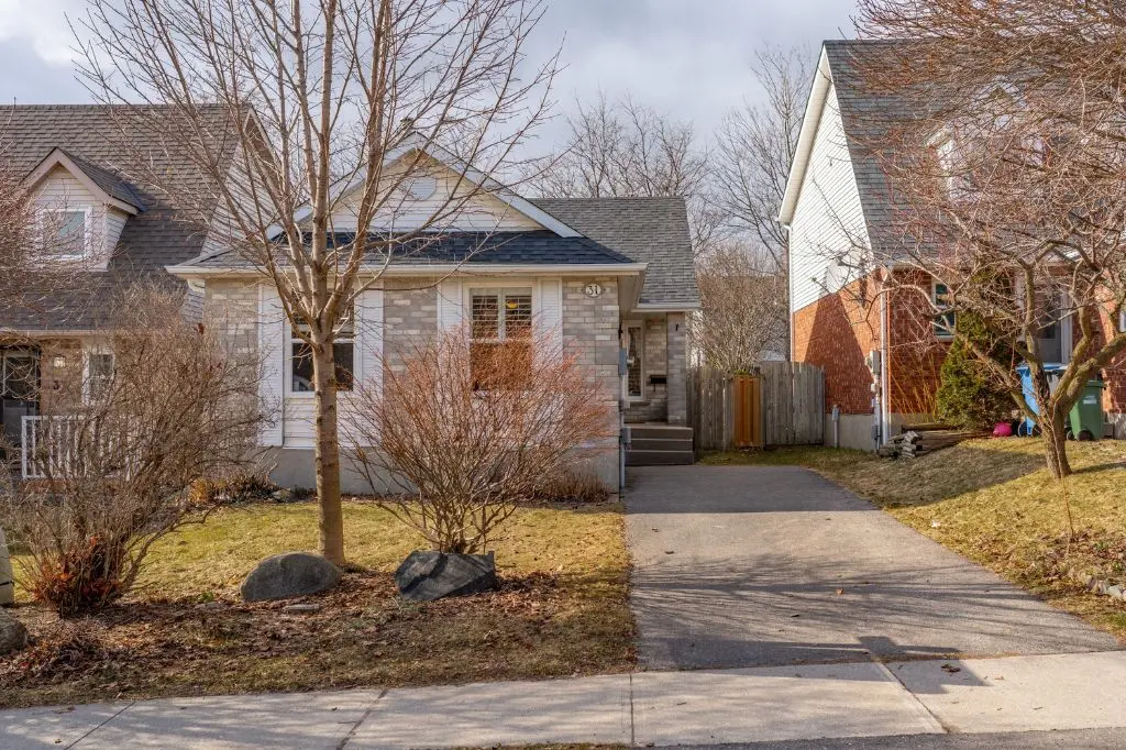 31 Rodgers RD, Guelph, ON N1G 4V5