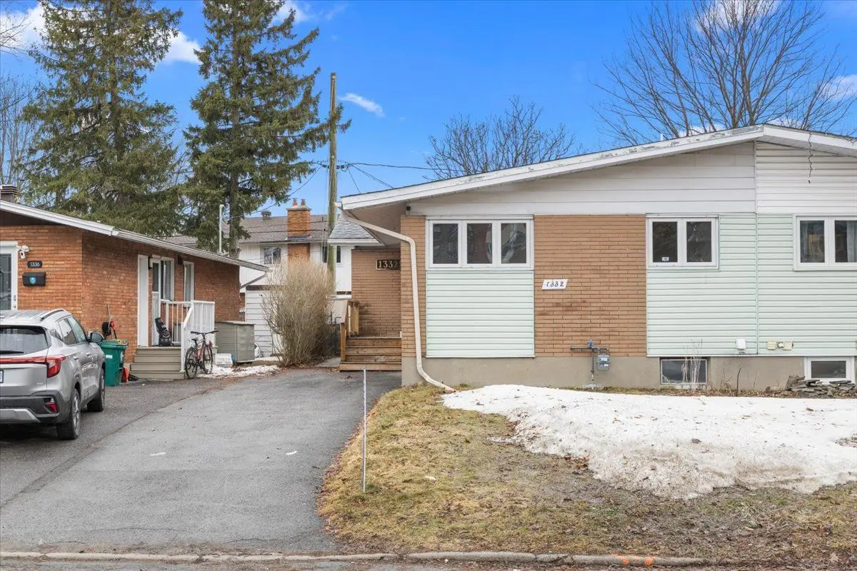 1332 Henry Farm DR, Belair Park - Copeland Park And Area, ON K2C 2E4