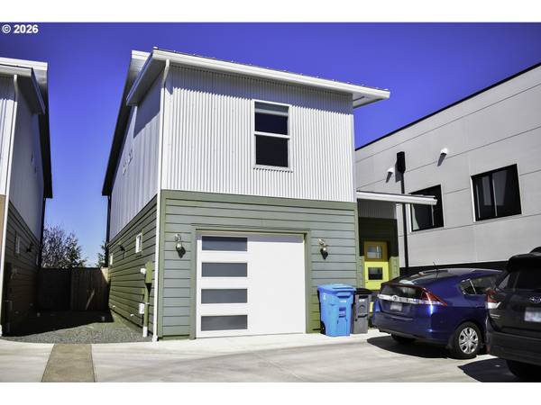 310 E RAPP RD, Talent, OR 97540