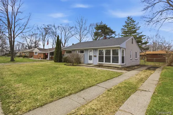 125 Sheffield DR, Troy, MI 48083