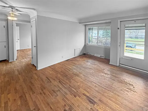 1034 Meida ST, Flint, MI 48532