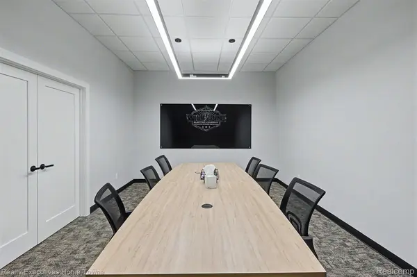 5650 Jamestown RD, Shelby Charter Township, MI 48317