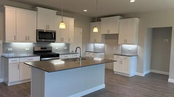 4213 CORNERSTONE Circle, Granbury, TX 76048