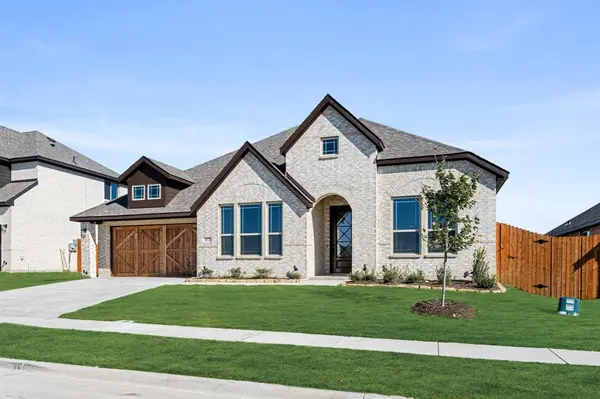 577 Red Maple Road, Waxahachie, TX 75165