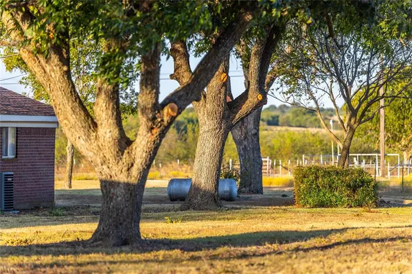 4045 County Road 212, Alvarado, TX 76009