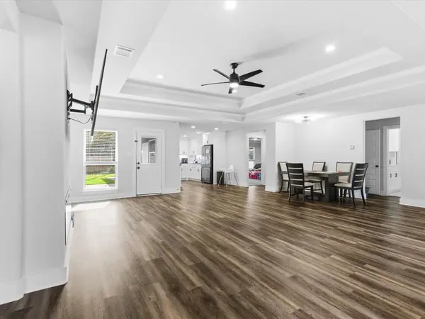 240 Wesley Drive, Desoto, TX 75115