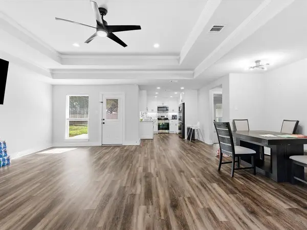 240 Wesley Drive, Desoto, TX 75115