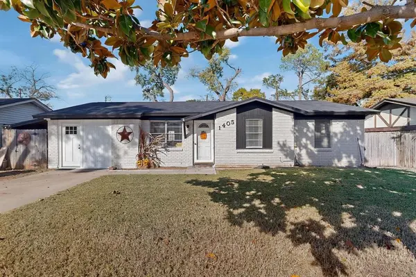 1405 Bryan Drive,  Bedford,  TX 76022