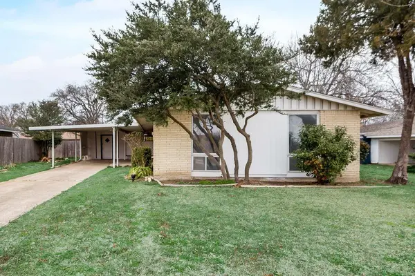 1815 Spring Avenue, Carrollton, TX 75006