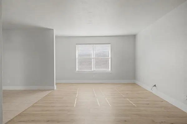 8095 Meadow Road #236, Dallas, TX 75231