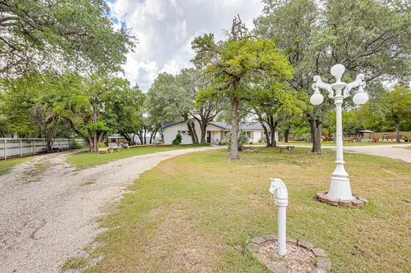 557 Rivercrest Road, Valley Mills, TX 76689