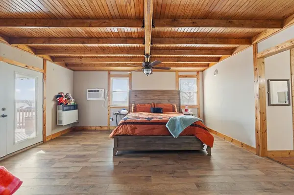 2204 Daniels Drive, Joshua, TX 76058