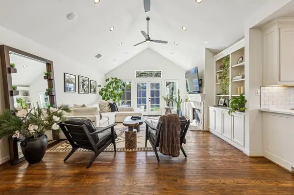 8615 Chadbourne Road, Dallas, TX 75209