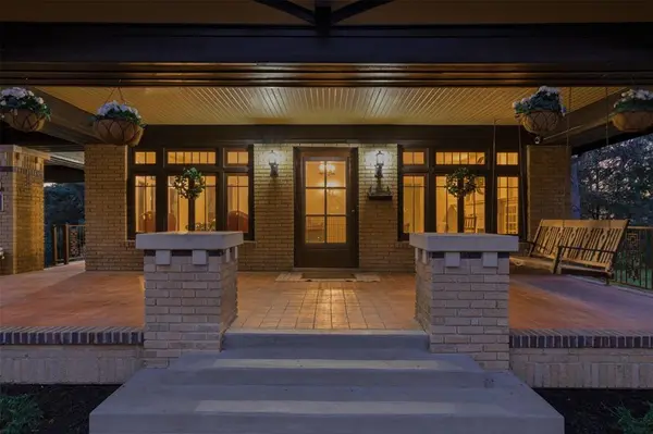 2420 S Adams Street, Fort Worth, TX 76110