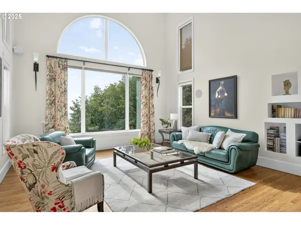 8452 NW TIMBER RIDGE CT, Portland, OR 97229