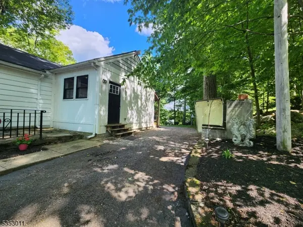 7 Raccoon Island Rd, Jefferson Twp., NJ 07849