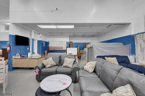 821 Summit Ave, Union City, NJ 07087