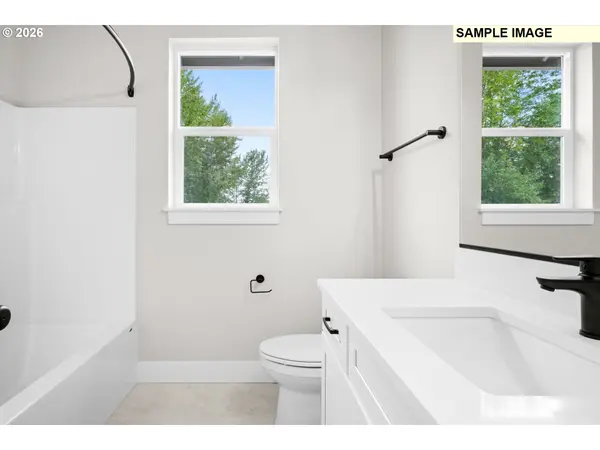 676 NE SALING DR W #96, Estacada, OR 97023