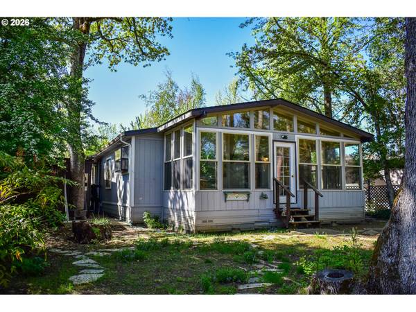 1055 N 5TH ST #74, Jacksonville, OR 97530