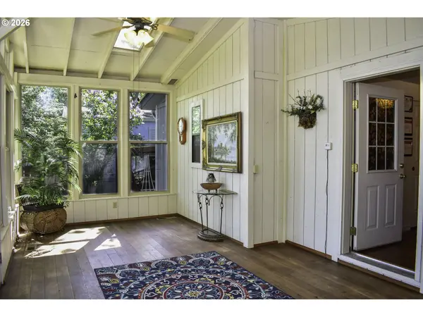 1055 N 5TH ST #74, Jacksonville, OR 97530