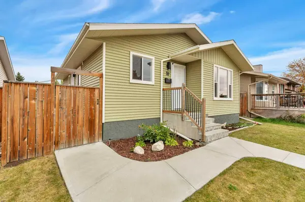57 Erickson DR, Red Deer, AB T4R 1X8
