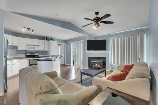 1307 Valleyview PARK SE #307, Calgary, AB T2B 3R6