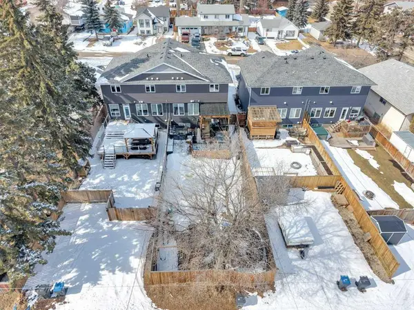 4629 48 ST, Sylvan Lake, AB T4S 1L4