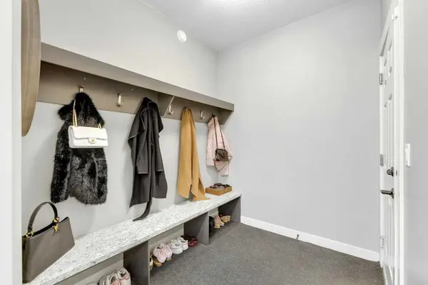 4629 48 ST, Sylvan Lake, AB T4S 1L4