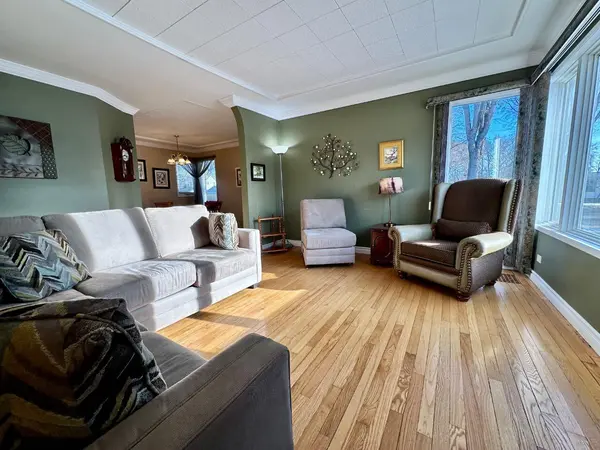 1217 4 AVE, Wainwright, AB T9W 1G7