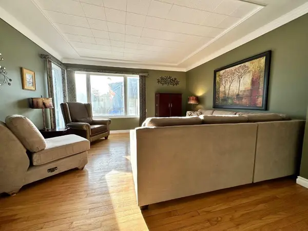 1217 4 AVE, Wainwright, AB T9W 1G7