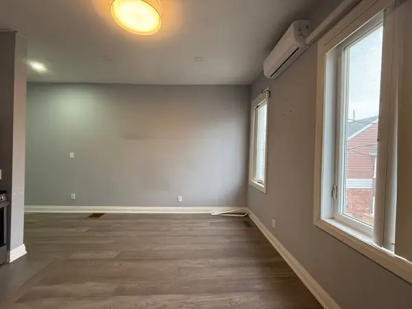 11 Baden ST, Toronto C01, ON M6J 1Z3