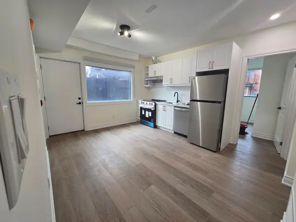 558 Spadina CRES #LanewayHse 1st Flr, Toronto C01, ON M5S 2J9