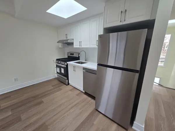 558 Spadina CRES #LanewayHse 2nd Flr, Toronto C01, ON M5S 2J9