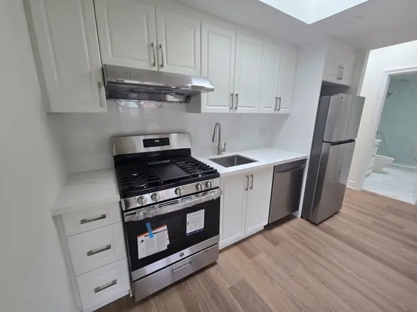 558 Spadina CRES #LanewayHse 2nd Flr, Toronto C01, ON M5S 2J9