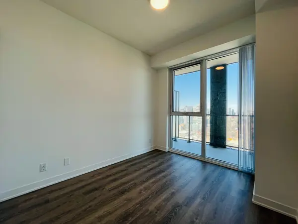 180 Front ST E #4301, Toronto C08, ON M5A 0A9