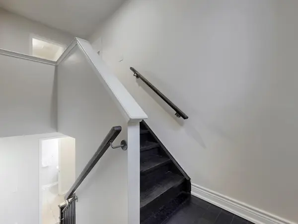 1846 Misthollow DR, Pickering, ON L1X 0A8