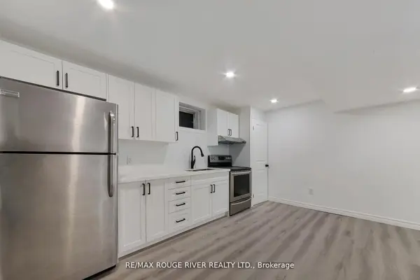 222 B Hibbert AVE, Oshawa, ON L1J 1V3